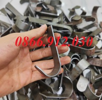 4 Tại sao nên sử dụng móc treo cặp học sinh trong thiết kế bàn học sinh