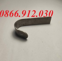 6 Tại sao nên sử dụng móc treo cặp học sinh trong thiết kế bàn học sinh