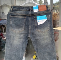 2 Cách phối áo với quần jean ống suông nam Jacobs Cole