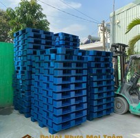 Pallet nhựa   Trợ thủ đắc lực trong ngành xây dựng hiện đại