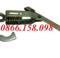 3 Công dụng thực tế của khóa tôm gạt lò xo trong các ứng dụng vận tải