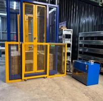 1 Thang Nâng Hàng Thủy Lực