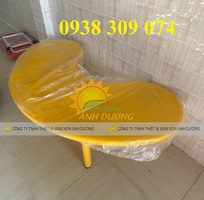 4 Bàn nhựa vòng cung nhập khẩu, bàn bán nguyệt mầm non