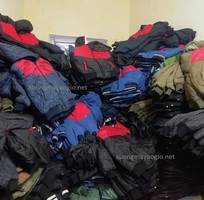 1 Xưởng may áo khoác làm từ thiện áo gió từ thiện