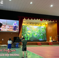 2 Màn Hình Quảng Cáo Chân Đứng: Công Cụ Tăng 200 Tỷ Lệ Chuyển Đổi Tại Điểm Bán