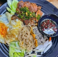 Cơm tấm chuẩn vị Sài Gòn tại Long Biên