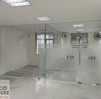 Làm thế nào để lựa chọn vách kính cường lực phù hợp cho công trình tại Hoàng Mai