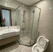 Lý do nên chọn cửa lùa kính ray inox 10 30 cho nhà phố hiện đại