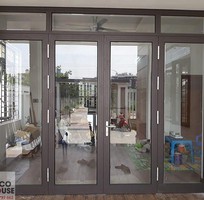 Cửa nhôm Xingfa nâu cafe có bị phai màu không