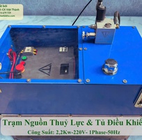 4 Thang nâng hàng thủy lực