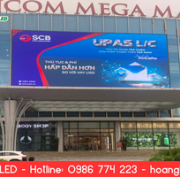 1 Lắp Đặt Màn Hình LED Trung Tâm Thương Mại