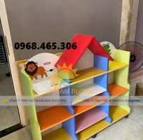 1 Kệ gỗ cao su mầm non, kệ gỗ 3 tầng mầm non
