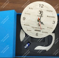 Cung Cấp Đồng Hồ Để Bàn Bằng Gỗ Theo Yêu Cầu