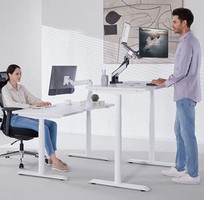 2 Bàn Làm Việc Chân Sắt: Sự Kết Hợp Hoàn Hảo Giữa Độ Bền Và Phong Cách Hiện Đại