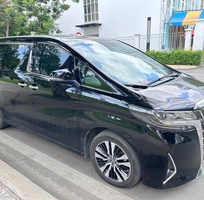8 Cho thuê Toyota Alphard kèm tài xế