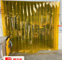 2 Nhà Xưởng Và Nỗi Lo Côn Trùng: Giải Pháp Rèm PVC Vàng Trong