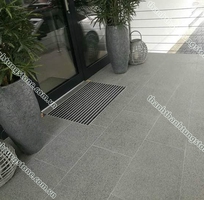 1  Đá bazan xám băm toàn phần   lựa chọn lát sân bền đẹp, chống trơn tối ưu