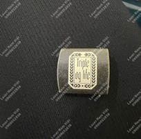 1 Gia công khắc laser khóa nón