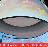 1 Màn Hình LED Cong Là Gì  Ưu Điểm Và Ứng Dụng Thực Tế