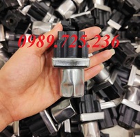 2 Chân Tăng Chỉnh Inox Bọc Nhựa Vuông 30x30