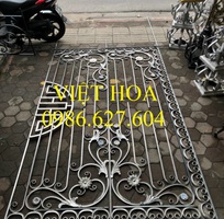 1 Cần tìm cổng sắt mỹ thuật đẹp, bền, cao cấp