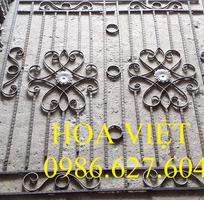 2 Cần tìm cổng sắt mỹ thuật đẹp, bền, cao cấp