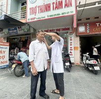 1 Bác tưởng máy hỏng  Nhưng thực ra đôi tai đã thay đổi sau 6 năm