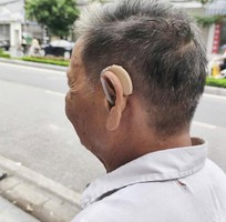 2 Bác tưởng máy hỏng  Nhưng thực ra đôi tai đã thay đổi sau 6 năm