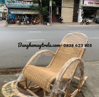 Ghế bập bênh đan kín mây tự nhiên