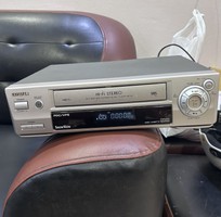 1 Thanh lý 1 đầu DVD , 1 đầu video còn sử dụng tốt