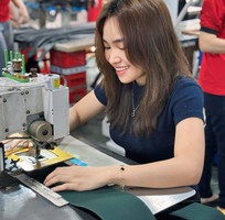 2 Sản xuất ví, thắt lưng, túi theo thiết kế riêng của thương hiệu