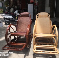 Ghế bập bênh mây thư giãn cho người già