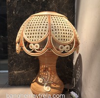 Đèn ngủ để bàn mây tự nhiên