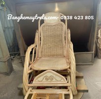 Ghế bập bênh mây tự nhiên kèm massage chân