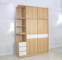 1 Tủ Áo Lùa Kịch Trần Gỗ MDF Màu Vàng Phối Trắng