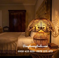5 Đèn ngủ để bàn mây tre