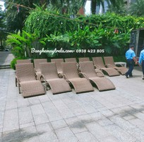4 Ghế dài hồ bơi