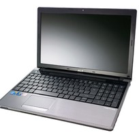 1 Laptop i5 vỏ hợp kim nhôm