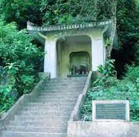 2 Du lịch tâm linh thăm Hang tám cô kết hợp  thăm Vườn quốc gia Phong Nha Kẻ Bàng.