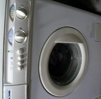 Máy giặt cửa ngang Electrolux 6.5kg gia đình đang dùng tốt