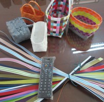 6 Khay và giỏ đan từ dây nhựa cần hợp tác