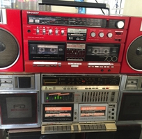 Đài SHARP GF 700z đỏ mà còn đẹp