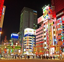 Akihabara Tokyo nổi tiếng với những cửa hàng thiết bị điện tử