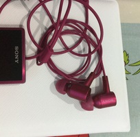2 Máy nghe nhạc Sony Walkman 32GB màu hồng