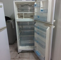 2 Tủ lạnh Electrolux 350l  còn mới 90