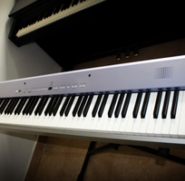 12 Đàn piano điện nhập trực tiếp từ Nhật giá rẻ