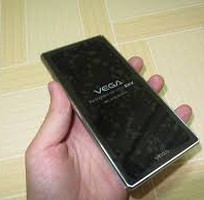 2 Cần bán điện thoại Sky A870 màu đen