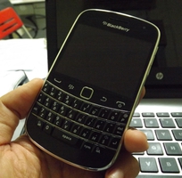 4 Blackberry 9930 máy đẹp, pin trâu