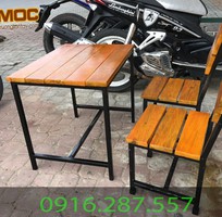 17 Đóng bàn ghế khung sắt mặt gỗ giá rẻ Đà Nẵng
