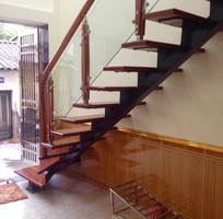 8 Đội ngũ kỹ sư chuyên nghiệp  sàn gỗ giá rẻ tại nhà Chuyên cầu thang gỗ và sắt